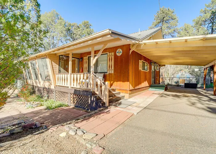 Near Scenic Trails & Parks! Retreat Holiday home