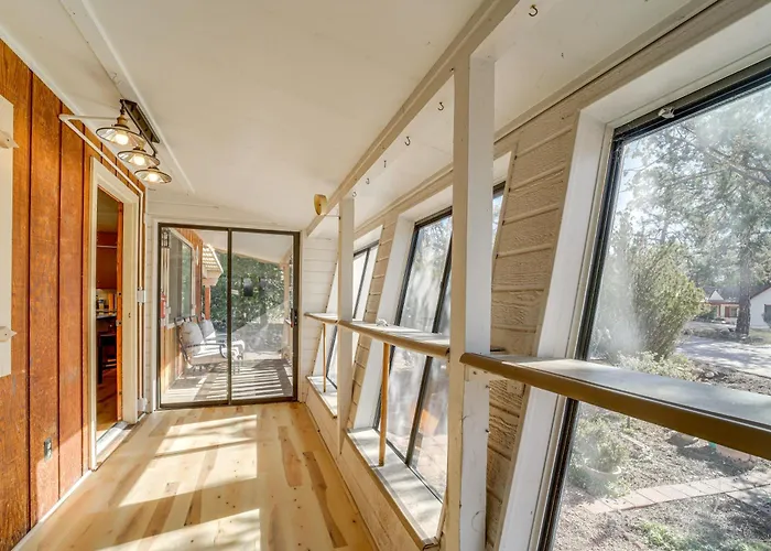 Holiday home Near Scenic Trails & Parks! Retreat