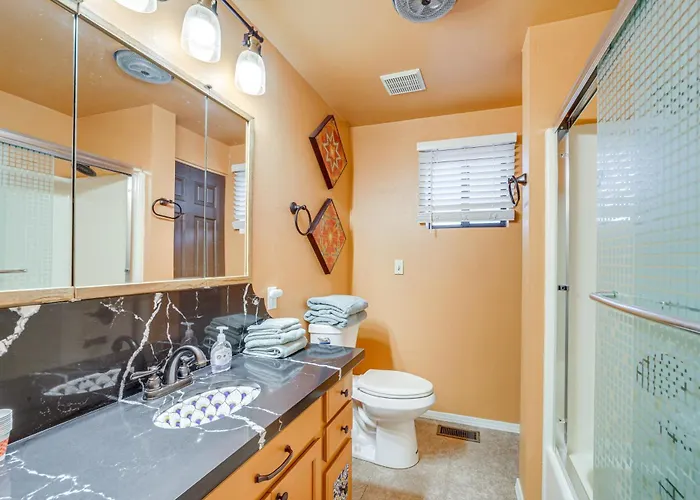 Near Scenic Trails & Parks! Retreat Holiday home *