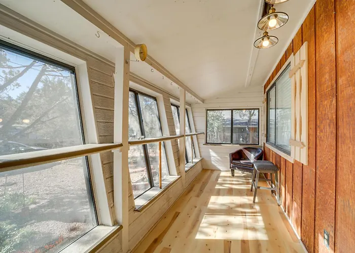 Near Scenic Trails & Parks! Retreat Holiday home *