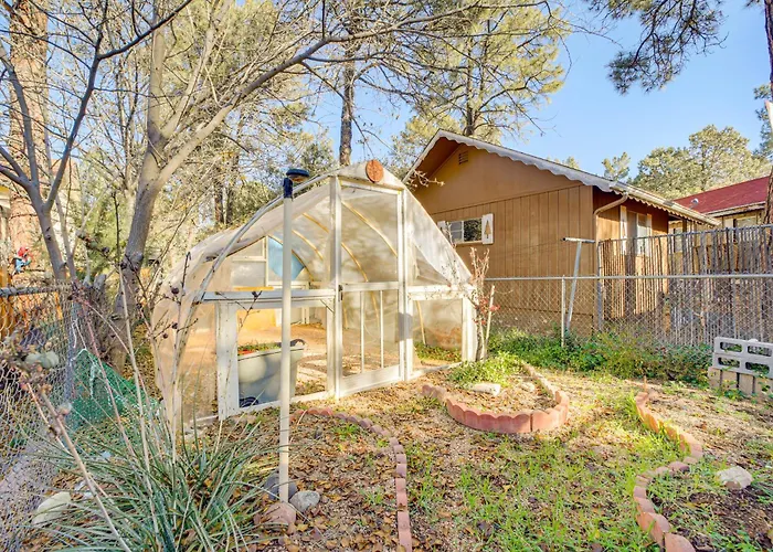 Near Scenic Trails & Parks! Retreat *