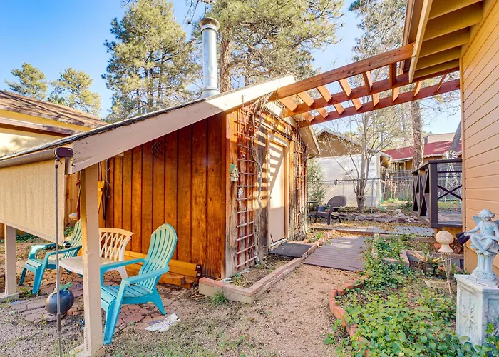 Near Scenic Trails & Parks! Retreat Holiday home