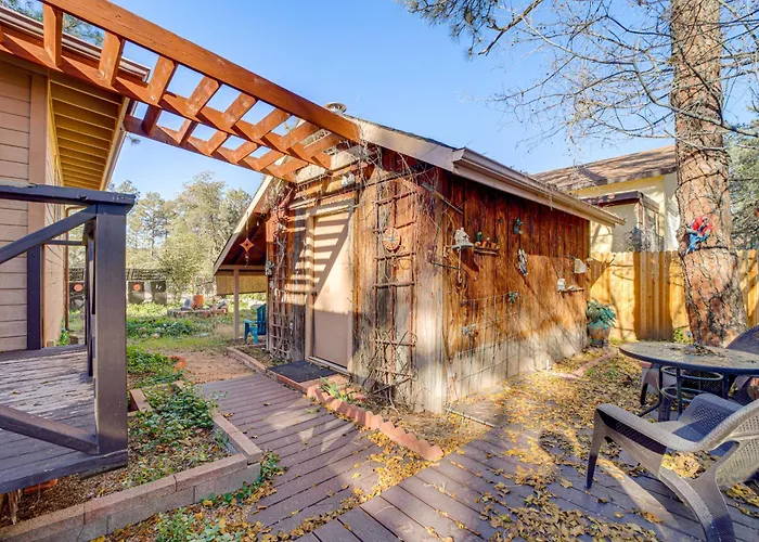 Near Scenic Trails & Parks! Retreat Holiday home